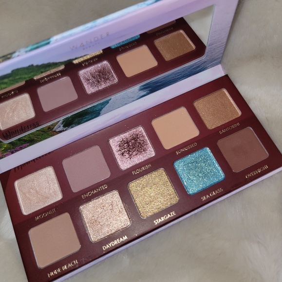 Wander Beauty Wanderess escape eyeshadow palette - Picture 2 of 5